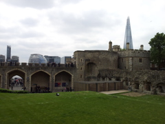 2016/05/19_ロンドン塔から現代建築物を望む