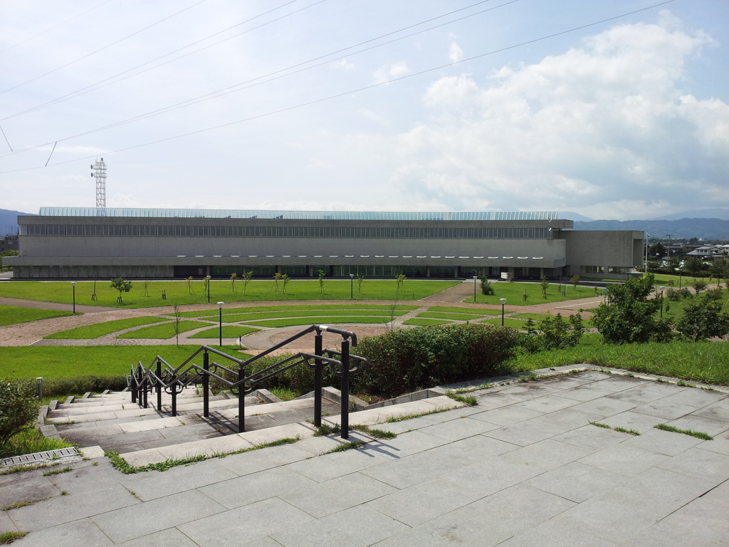 2018/07/14_中央公園展望台から岩手県立美術館を望む