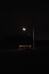 2014/05/05_夜の街灯とガードレール