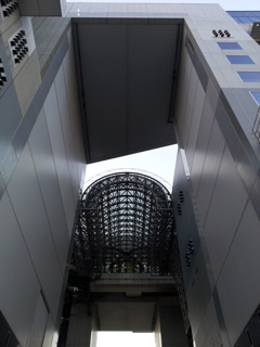 2019/04/12_京都駅 南遊歩道から室町小路広場にかけての上部