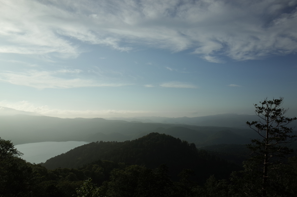 2015/08/08_恐山展望台から宇曽利湖を望む