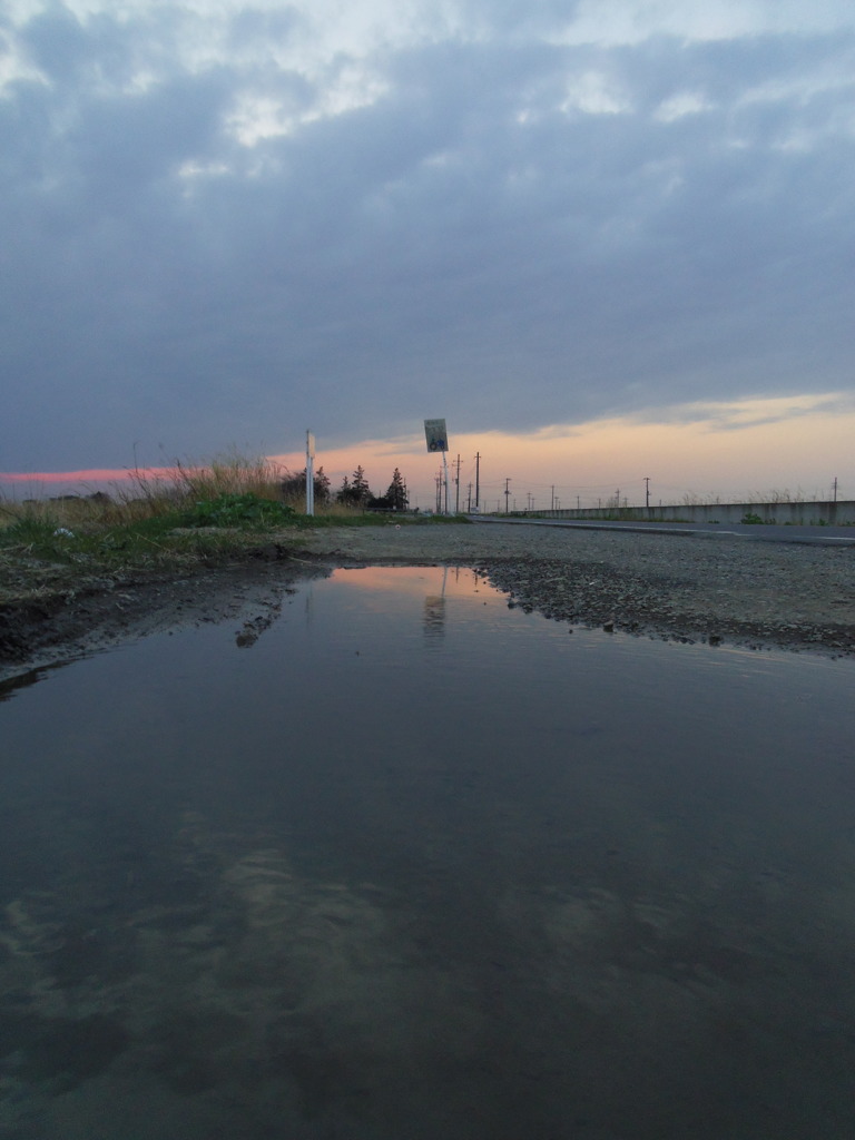 2017/03/25_水溜まりの夕暮れ