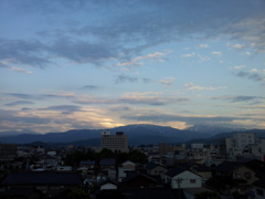 2017/06/15_宿から夕暮れの立山連峰を望む