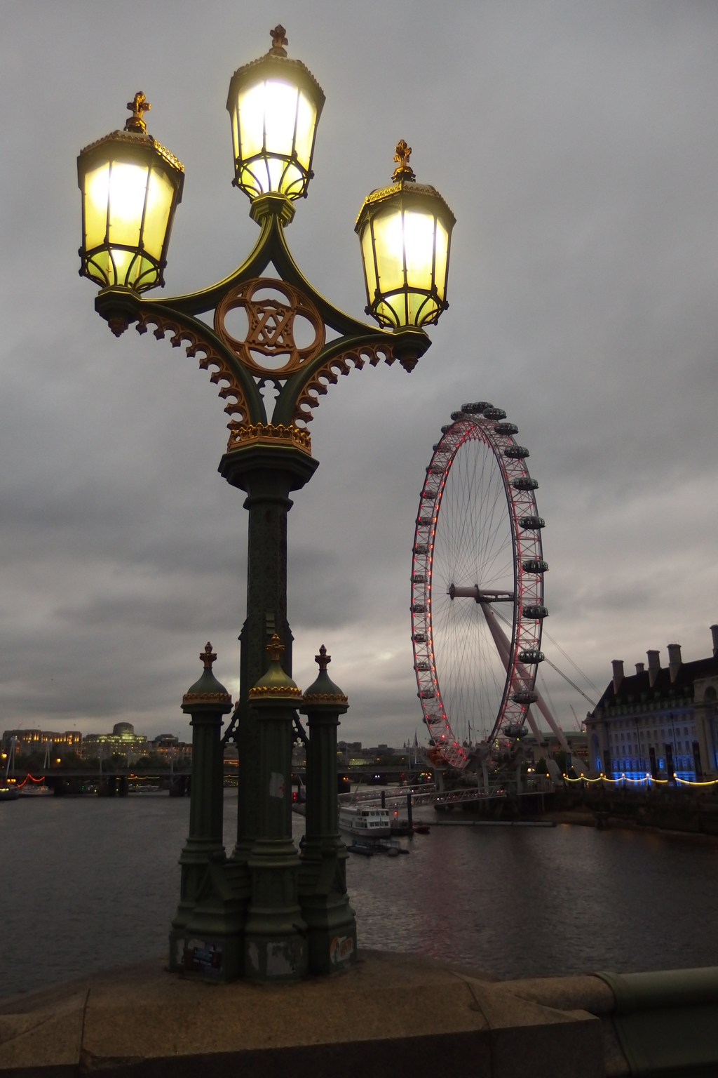 16 05 19 ウェストミンスター橋から夕暮れのロンドン アイを望む By Asteri Id 写真共有サイト Photohito