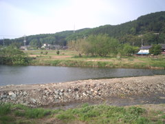 2014/05/04_槻川の堰のような橋のような