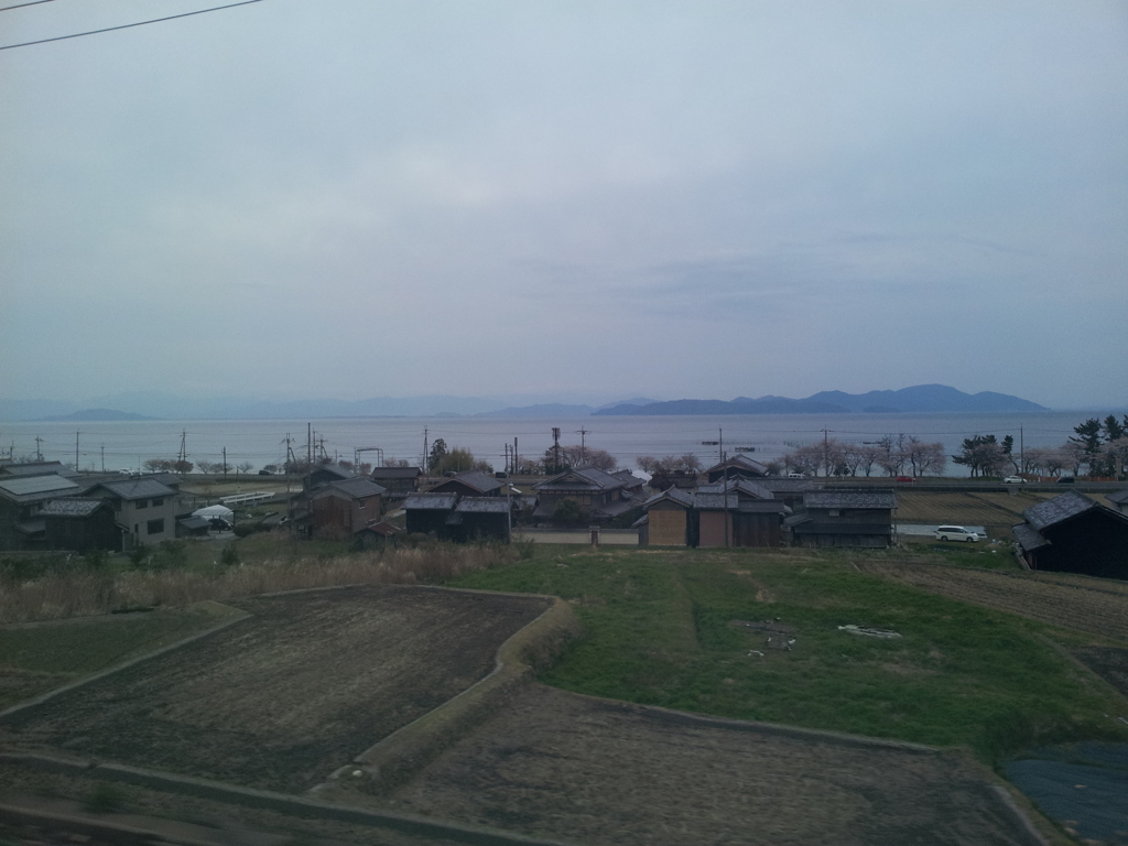 2019/04/13_サンダーバードから琵琶湖を望む