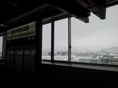 2017/12/12_黒部宇奈月温泉駅から雪の立山連峰を望む