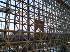 2019/04/12_京都駅 室町小路広場から京都タワーを望む