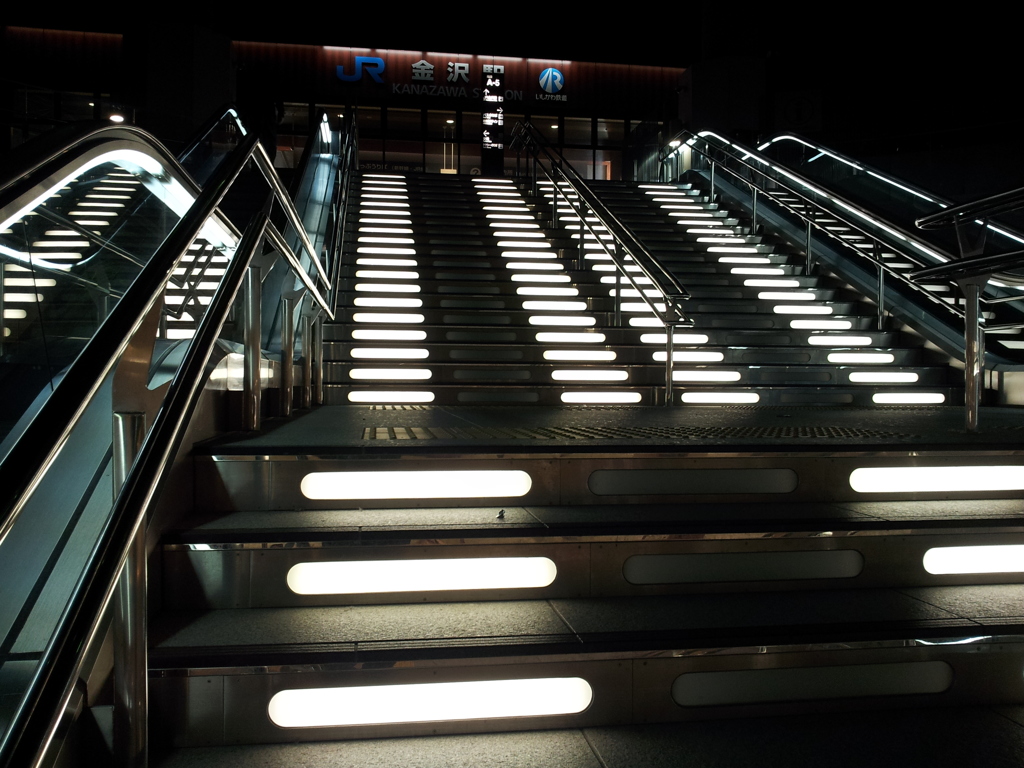 2016/05/11_夜の金沢駅