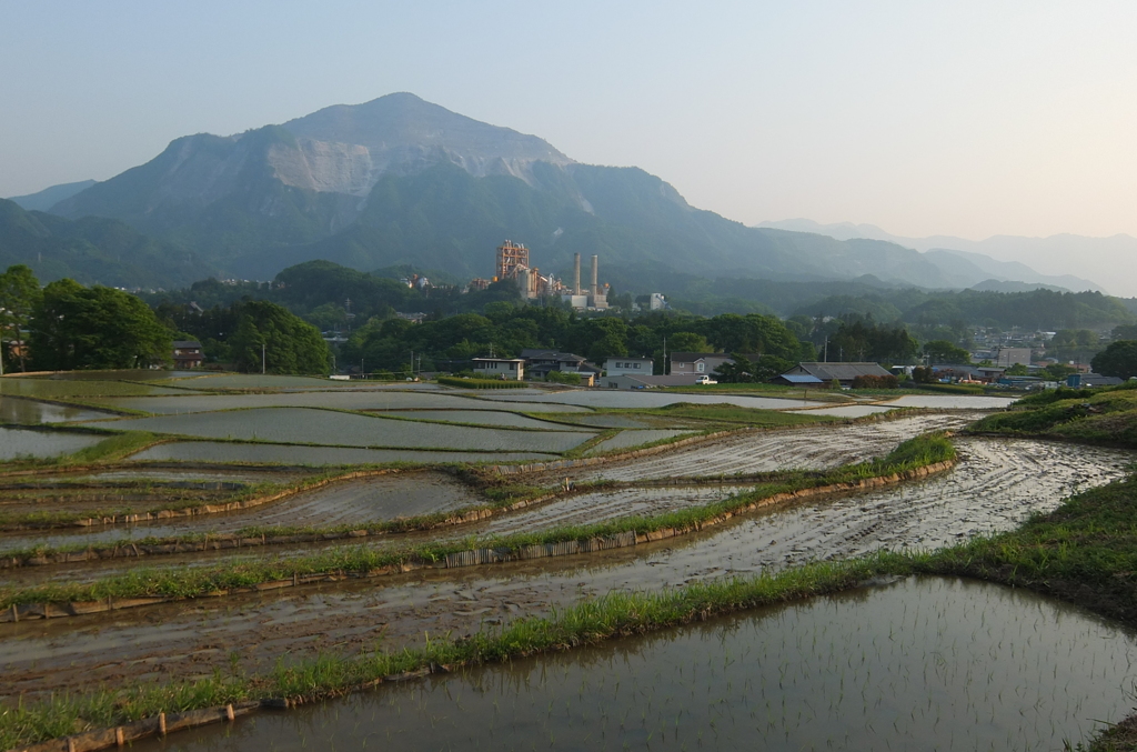 2014/05/25_寺坂棚田と武甲山