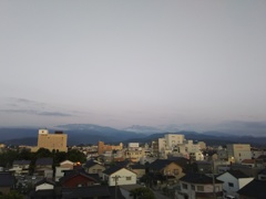 2017/06/14_宿から夕暮れの立山連峰を望む