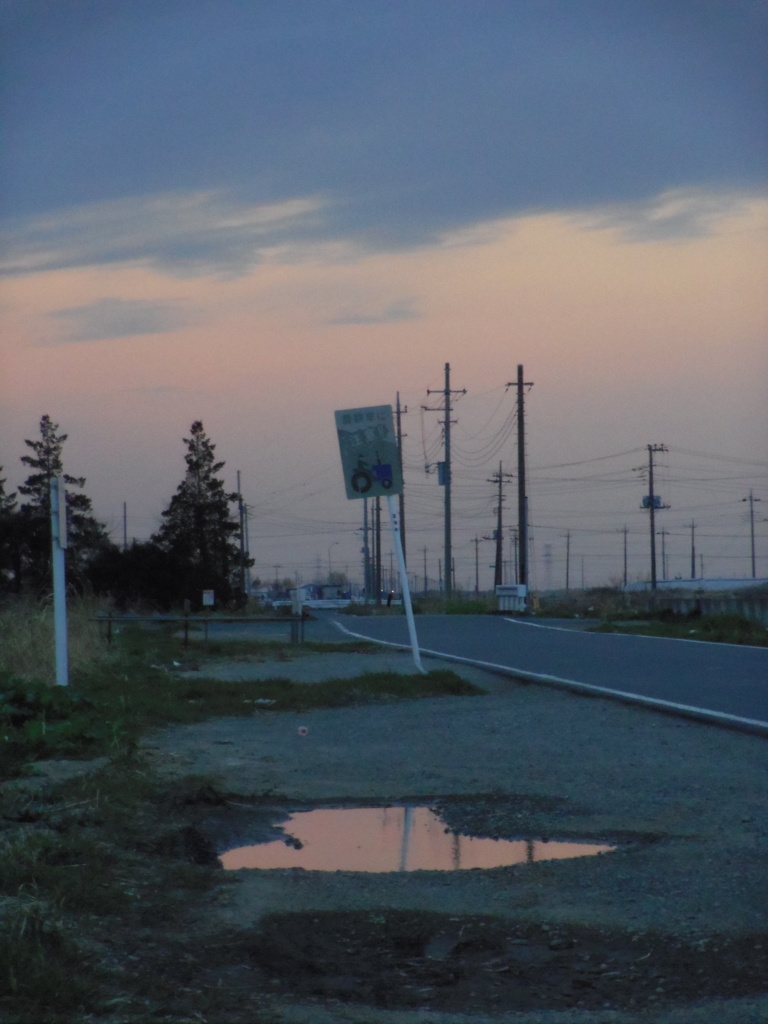 2017/03/25_水溜まりの夕暮れ