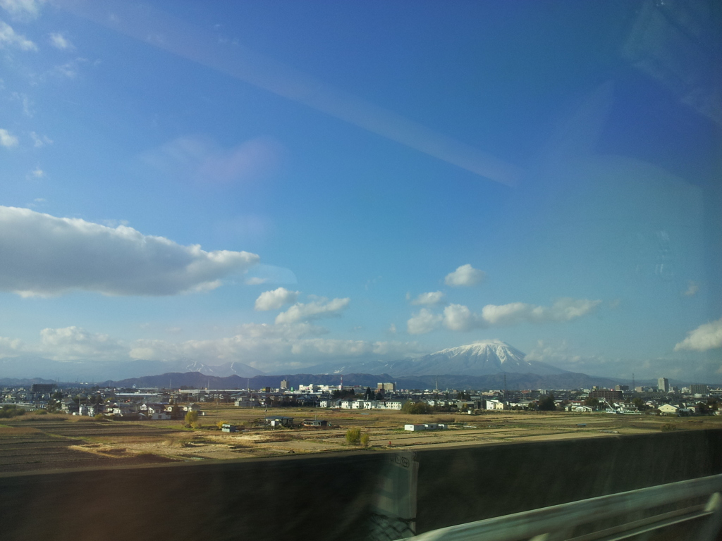 2016/11/12_東北新幹線から岩手山を望む