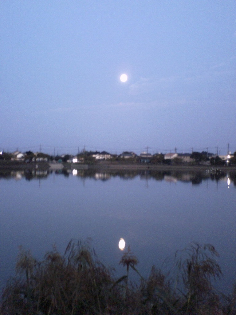 2015/09/27_伊佐沼の夕月