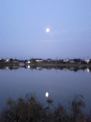 2015/09/27_伊佐沼の夕月