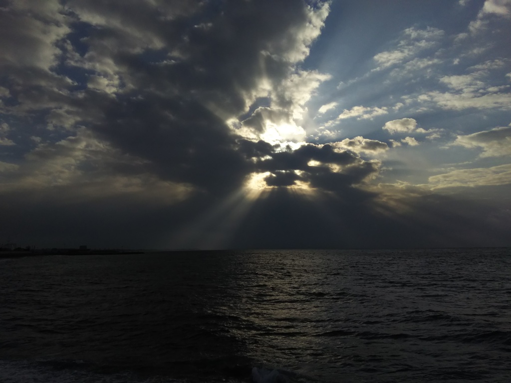 2016/12/10_富山湾の天使の梯子