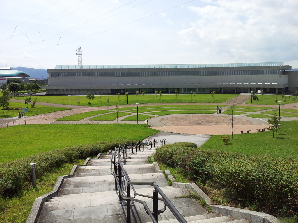 2018/07/14_中央公園展望台から岩手県立美術館を望む
