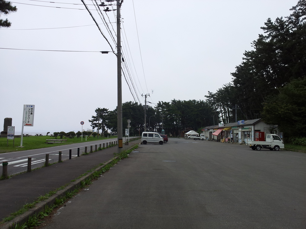 2018/07/15_中の島ブリッジパーク前駐車場と売店