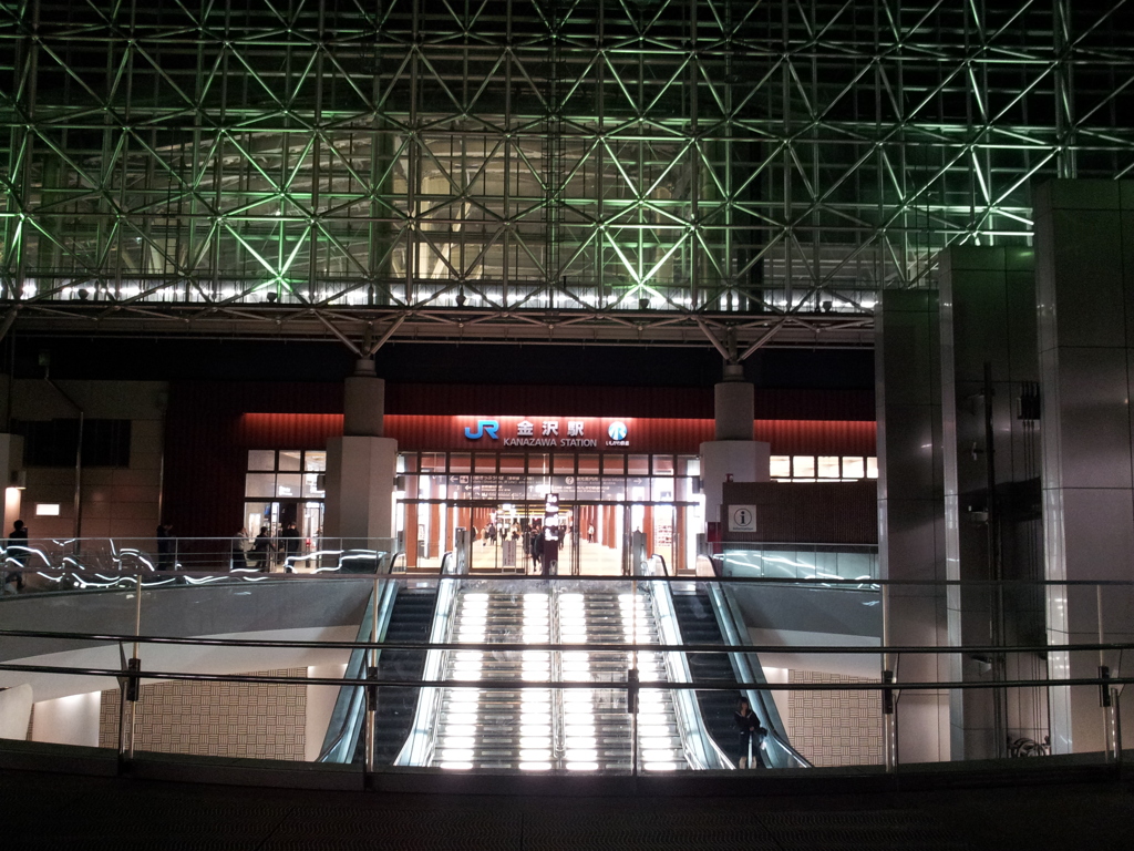 2016/05/11_夜の金沢駅 もてなしドーム