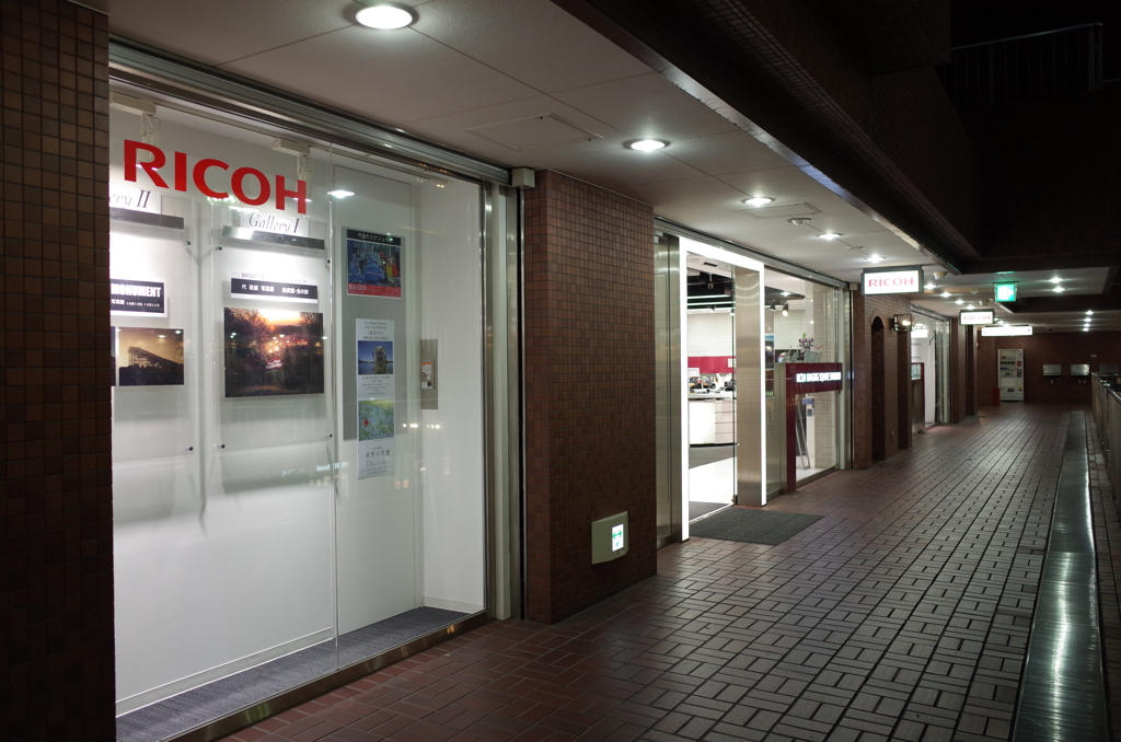 2015/10/23_夜のリコーイメージングスクエア新宿