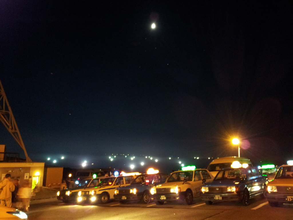 2016/08/12_夜、函館山から函館湾の漁火（?）を望む