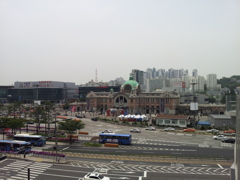 2017/06/19_ソウル路7017から新旧ソウル駅を望む