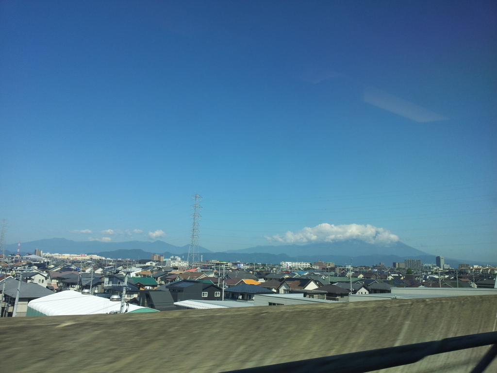 2016/08/12_東北新幹線から岩手山を望む