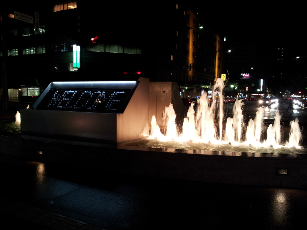 2016/05/11_夜の金沢駅前噴水