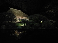 2018/11/17_夜の道の駅和紙の里ひがしちちぶの紙漉き小屋