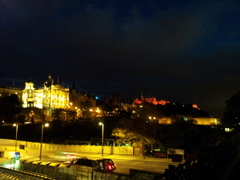 2016/05/21_ウェイバリー駅から夜の旧市街を望む