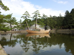 2016/10/18_鏡池と蔡國強氏の船