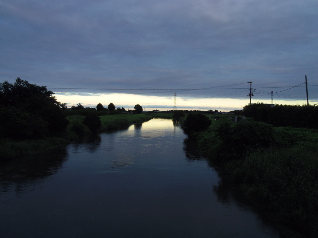 2017/09/02_元荒川の曇天と晴れ間