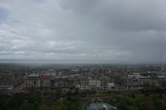 2016/05/21_エディンバラ城から新市街とフォース湾を望む