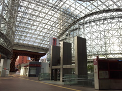 2016/05/12_金沢駅 もてなしドームと鼓門