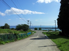 2018/09/14_釜臥山スキー場への道から大湊湾を望む