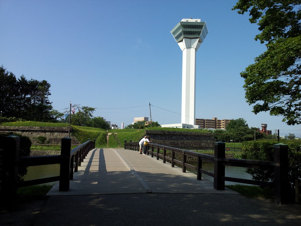 2016/08/13_五稜郭公園から五稜郭タワーを望む