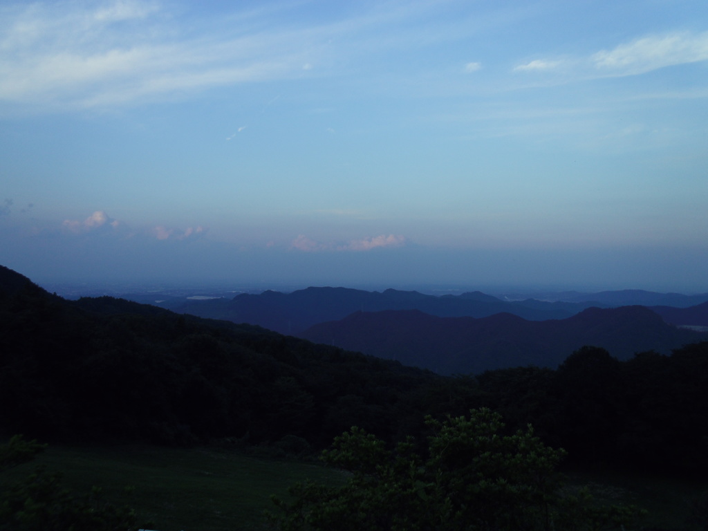 2017/09/10_彩の国ふれあい牧場から外秩父の山並みを望む