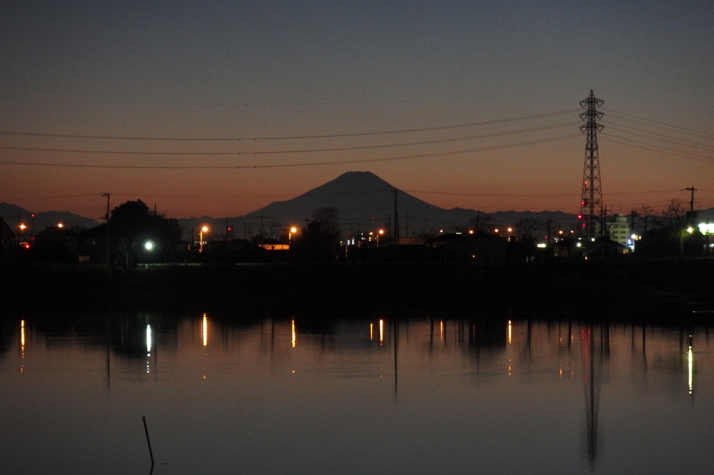 2015/12/05_伊佐沼の夕暮れ富士山