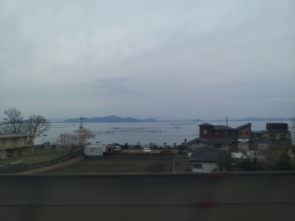 2019/04/13_サンダーバードから琵琶湖を望む（没カット）