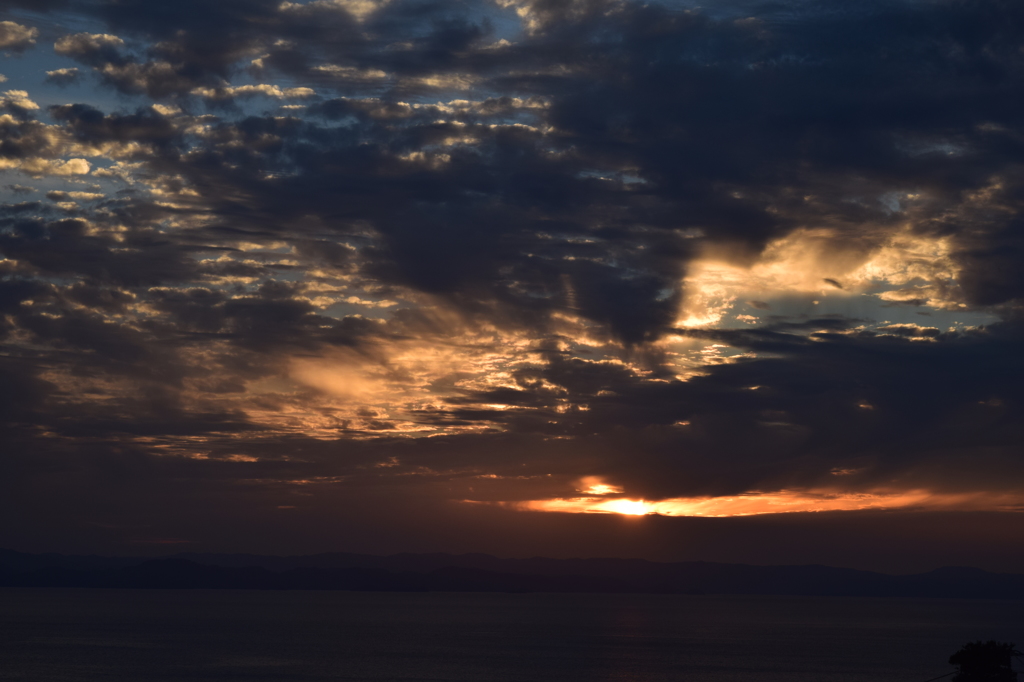 DSC_1097 sunset on Omura