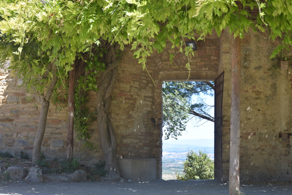 a　castle wall