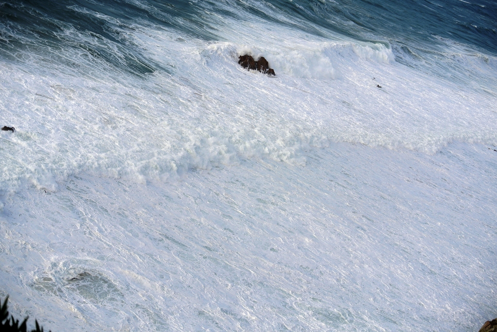white waves