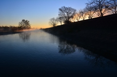 早朝静寂の永野川