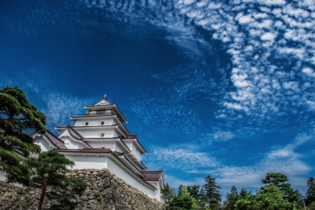 天高くそびえる名城