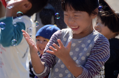 秋祭りの少女...シャボン玉