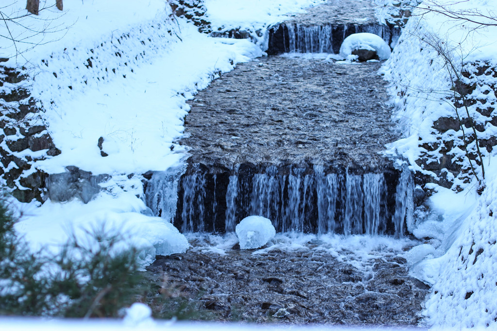 雪のフランス式階段流路２