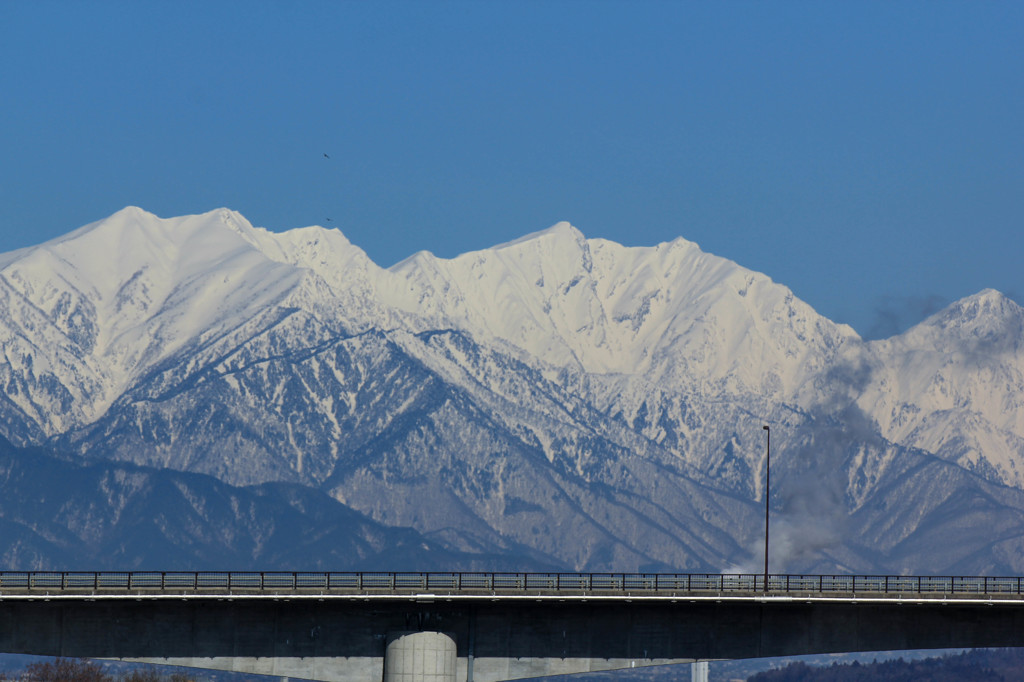 後立山連峰と光橋