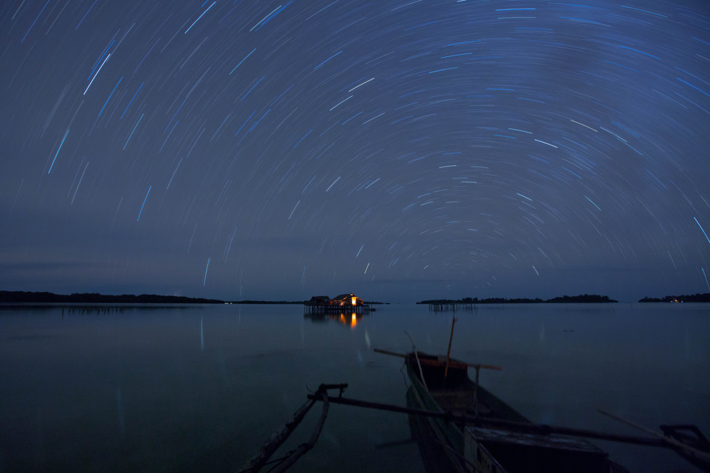 赤道付近の星の軌跡