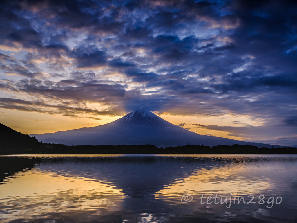 湖畔の朝