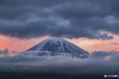 雲間の富士